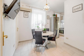 Split Apartment Worek